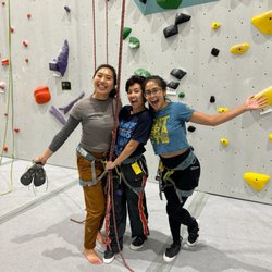 Pacific Pipe Climbing - Top rope girlies!
