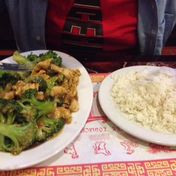 New Apolo - Chicken and broccoli - Chinese Near Me - Brooklyn, New York