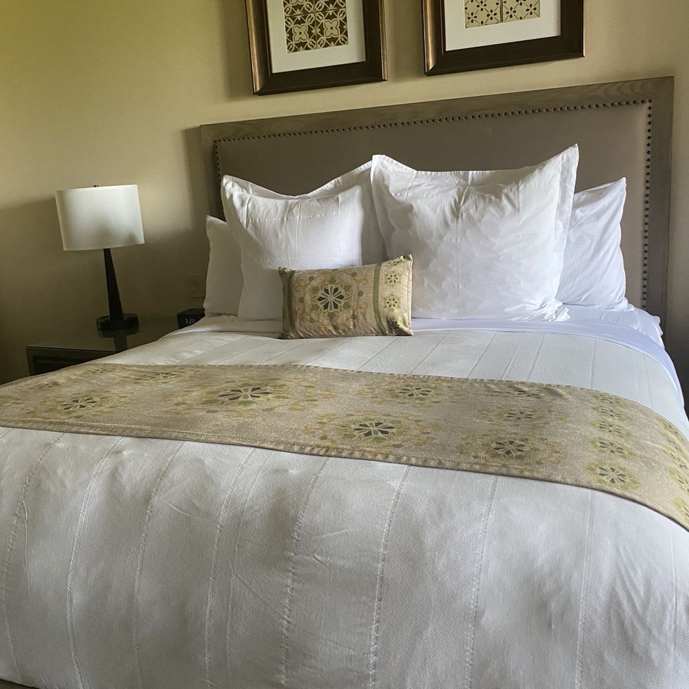 Ponte Vineyard Inn - Beautiful comfy bed - Hotels Near Me - Temecula, California Ponte Vineyard Inn - Beautiful comfy bed - Hotels Near Me - Temecula, California
