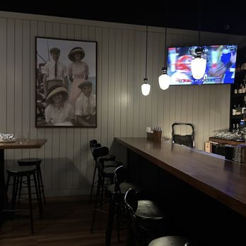 Great Coast Commons - Bar area - Wine Bars Near Me - Kenilworth, Illinois Great Coast Commons - Bar area - Wine Bars Near Me - Kenilworth, Illinois