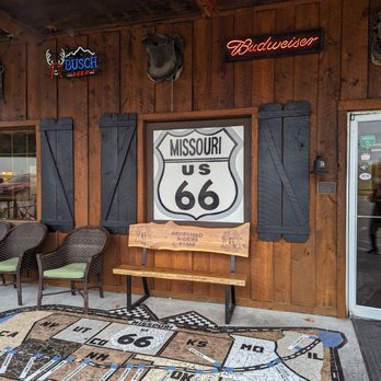 Missouri Hick Barbeque - the entrance to the restaurant - Barbeque Near Me - Cuba, Missouri