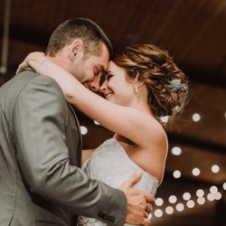 DJ Jer Events and Lighting Design - Savor the first and last dance of your wedding dance!