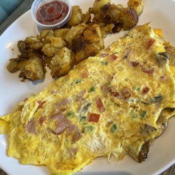 Killian Cafe & Grill - Veggie and cheese omelette - Breakfast & Brunch Near Me - Miami, Florida