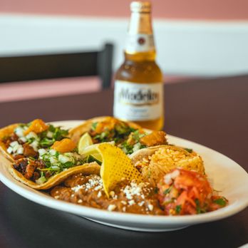 Dos Amigos Mexican Restaurant - Taco Plate Dinner.
4 tacos (choice of meat) served with rice, beans and pico de gallo. - Mexican Near Me - Libertyville, Illinois Dos Amigos Mexican Restaurant - Taco Plate Dinner.
4 tacos (choice of meat) served with rice, beans and pico de gallo. - Mexican Near Me - Libertyville, Illinois