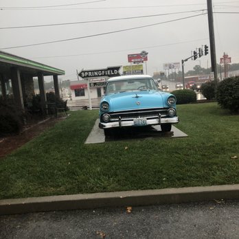 Best Western Route 66 Rail Haven - Decorative car parked out front - Hotels Near Me - Springfield, Missouri