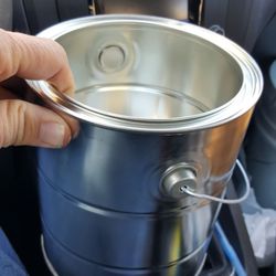 Sherwin-Williams Paint Store - Got an empty can with handle