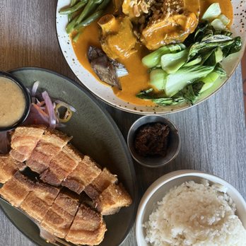 Bayan Ko Diner - Kare Kare, Lechon Kawali and Garlic Rice - Cuban Near Me - Chicago, Illinois