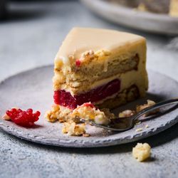 Looma's Cakes - Vanilla Rasp Cake