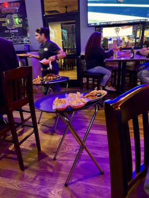 Pluckers Wing Bar by null