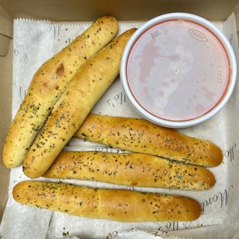 Monte Cello's - Garlic Butter Breadsticks - Pizza Near Me - Pittsburgh, Pennsylvania