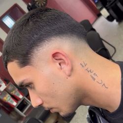 Colton Cut Barber Shop - Mid drop fade