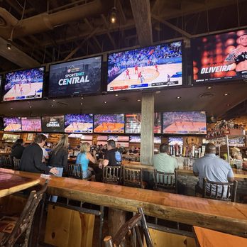 Twin Peaks - Inside - American Near Me - Henderson, Nevada