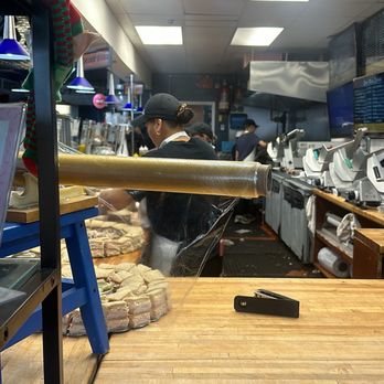 TOWN HALL DELICATESSEN - Updated August 2025 - 108 Photos & 139 Reviews - 74 1st St, South 