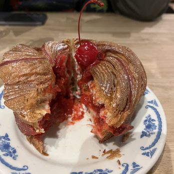 maman - And here's my cherry jam cruffin. To die for!! - Bakeries Near Me - New York, New York maman - And here's my cherry jam cruffin. To die for!! - Bakeries Near Me - New York, New York