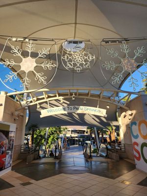 Palm Springs International Airport by null