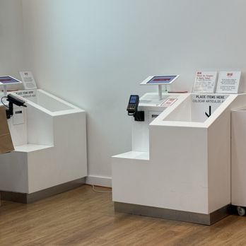 UNIQLO - Men's Clothing Near Me - Edison, New Jersey