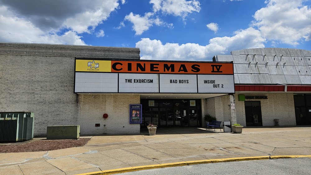 Social spots from Moviescoop Indiana Mall Cinemas