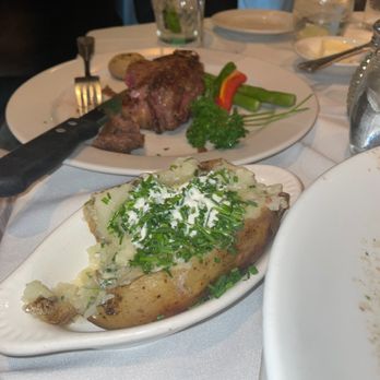 Dal Rae Restaurant - Steakhouses Near Me - Pico Rivera, California Dal Rae Restaurant - Steakhouses Near Me - Pico Rivera, California