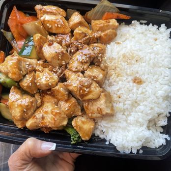 The Unruly Grill - chicken with steamed rice and vegetables - Caterers Near Me The Unruly Grill - chicken with steamed rice and vegetables - Caterers Near Me