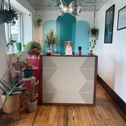 nood wax & sugar - Receptionist front desk