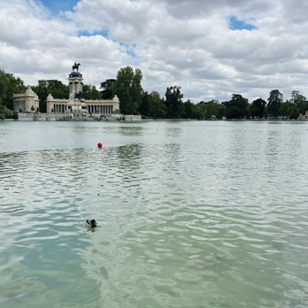 Parque Del Retiro - King Alfonso Monument - Parks Near Me - Madrid, M