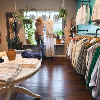 Compass Rose Boutique - Accessories Near Me - York, Pennsylvania