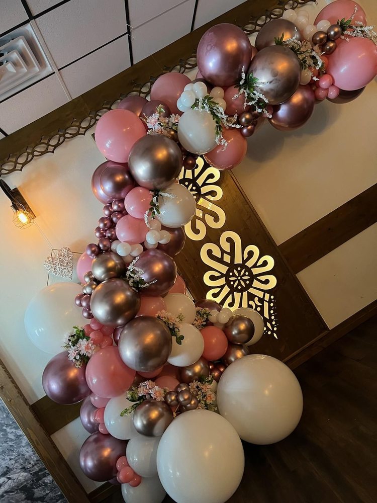 GEE’S BALLOONS Updated August 2024 25 Photos Cicero, Illinois