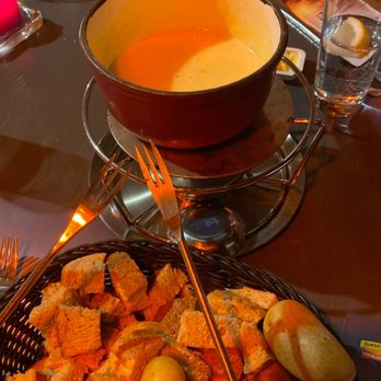 Restaurant Harder Kulm - Fondue: burnt cheese for 2 with 3 small potatoes and a bunch of stale bread - Restaurants Near Me - Unterseen, BE Restaurant Harder Kulm - Fondue: burnt cheese for 2 with 3 small potatoes and a bunch of stale bread - Restaurants Near Me - Unterseen, BE