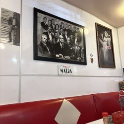 Jenny's Diner - Hollywood Mafia