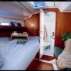 Windy City Sailing - Forward cabin
