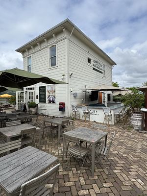 Oakville Wine Merchant by null