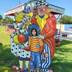 Toby the Clown Foundation - Rebecca and Bill Lewis of Vero Beach visiting Toby the Clown Foundation during the Caladium Festival in Lake Placid, Florida.