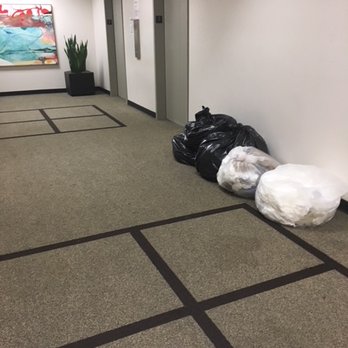 Gallery 720 - Smelly trash sitting in the halls. - Apartments Near Me - Saint Louis, Missouri