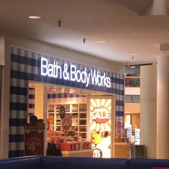 Bath & Body Works - Store front - Cosmetics & Beauty Supply Near Me - Kaneohe, Hawaii