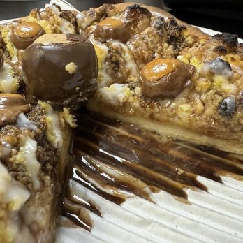 Berwick Pizza - Buckeye Dessert Pizza - Pizza Near Me - Green Camp, Ohio
