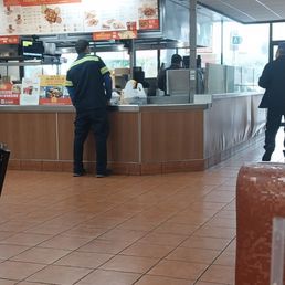 Service area. Clean and tidy. Service area. Clean and tidy.