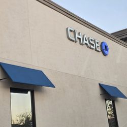 Chase Bank - Outside