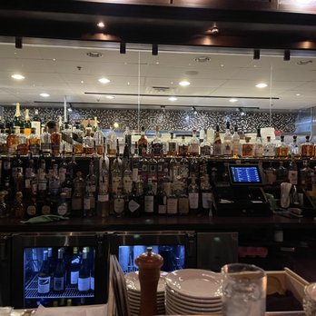 Rosewood Grill - Counter view - New American Near Me - Hudson, Ohio Rosewood Grill - Counter view - New American Near Me - Hudson, Ohio