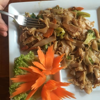 Dokmai Thai-Restaurant - Pad See Ew - Thai Near Me - Berlin, BE Dokmai Thai-Restaurant - Pad See Ew - Thai Near Me - Berlin, BE
