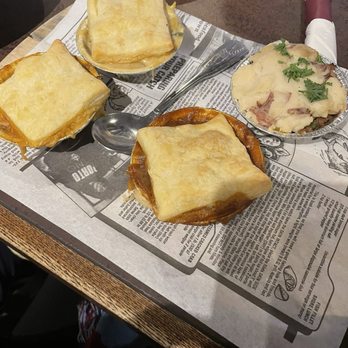 Elephant & Castle - Pot pie sampler - British Near Me - Seattle, Washington Elephant & Castle - Pot pie sampler - British Near Me - Seattle, Washington