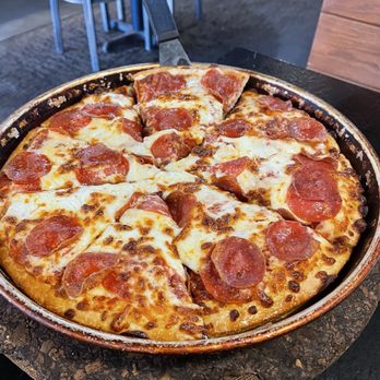 Pizza Hut - Pepperoni Lover's Pizza (medium pan) - Pizza Near Me - Philipsburg, Pennsylvania Pizza Hut - Pepperoni Lover's Pizza (medium pan) - Pizza Near Me - Philipsburg, Pennsylvania