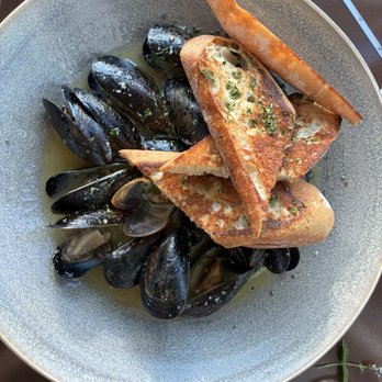 Pacific's Edge Restaurant - Mussels - Seafood Near Me - Carmel, California Pacific's Edge Restaurant - Mussels - Seafood Near Me - Carmel, California