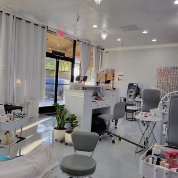 Nails Tech Spa - Nail Salons Near Me - Woodland, California