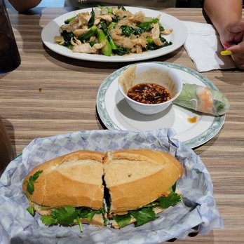 Pho Tran88 - Bahmi. Spring rolls. Glass noodles w chicken and broccoli - Vietnamese Near Me - San Marcos, Texas Pho Tran88 - Bahmi. Spring rolls. Glass noodles w chicken and broccoli - Vietnamese Near Me - San Marcos, Texas