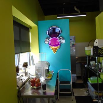 Dipsy Ice Cream Shoppe - Another shot of the inside. - Ice Cream & Frozen Yogurt Near Me - Hudson, Wisconsin Dipsy Ice Cream Shoppe - Another shot of the inside. - Ice Cream & Frozen Yogurt Near Me - Hudson, Wisconsin