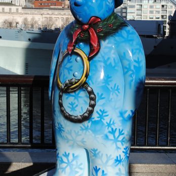 South Bank - 5 gold rings. 12 days of Christmas Snowmen - Landmarks & Historical Buildings Near Me - London, XGL