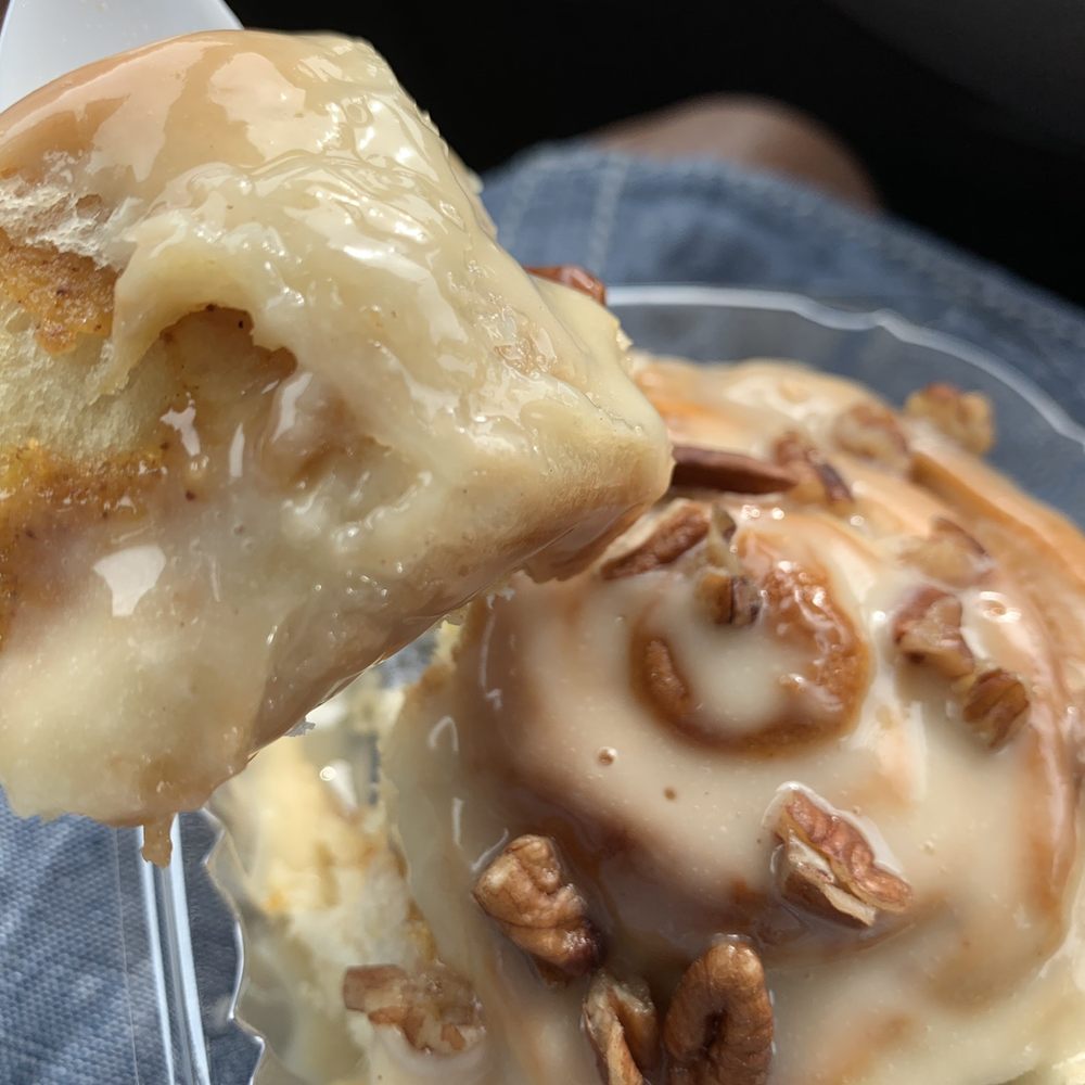 Green Love Kitchen - Vegan Cinnamon Pecan Bun - Vegan Near Me - Lithonia, Georgia Green Love Kitchen - Vegan Cinnamon Pecan Bun - Vegan Near Me - Lithonia, Georgia