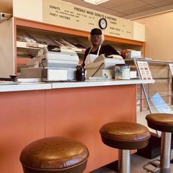 Silverton Donut Shop - Classic donut bar