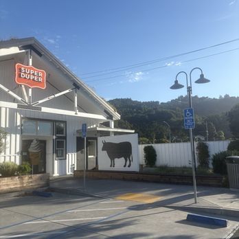 Super Duper Burgers - Just to the right is the expansive drive-through - Burgers Near Me - Mill Valley, California Super Duper Burgers - Just to the right is the expansive drive-through - Burgers Near Me - Mill Valley, California
