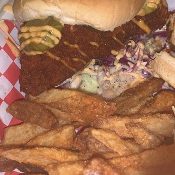 Bucky’s Hot Chicken - Combo sliders mild - Food Trucks Near Me - Bakersfield, California Bucky’s Hot Chicken - Combo sliders mild - Food Trucks Near Me - Bakersfield, California
